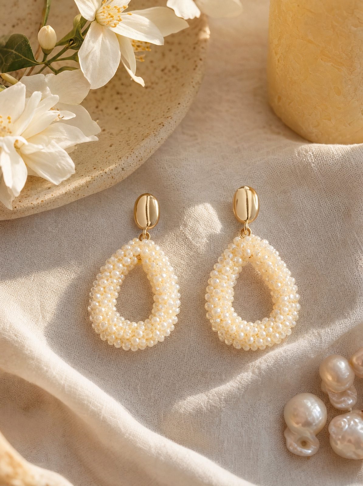 amalfi drops in rice white on cream linen with jasmine